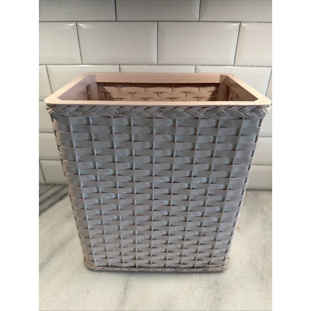 RARE! Vintage Blush Pink Wicker Shabby Trash Can/Wastebasket ES008